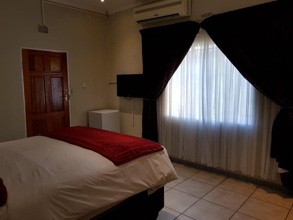 غابورون Batho Pele Lodge المظهر الخارجي الصورة